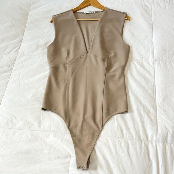Abercrombie & Fitch Crepe Plunge V-Neck Bodysuit Taupe Tan Sleeveless Size XL - Picture 4 of 9